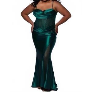 NEW TEASE PROM corset style mermaid maxi dress - plus in forrest